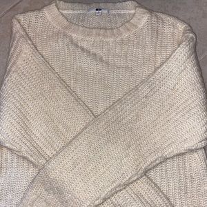 UNIQLO women’s sweater crew neck sweater